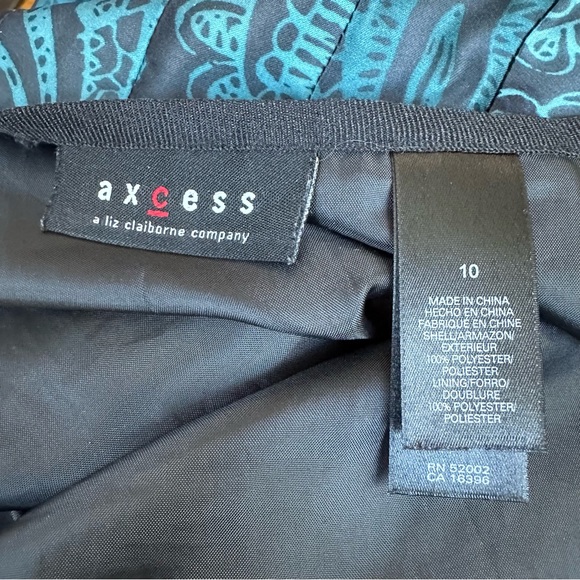Axcess Blue Green Shiny Skirt Liz Claiborne 10 M/L Knee Length Paisley - Picture 6 of 7